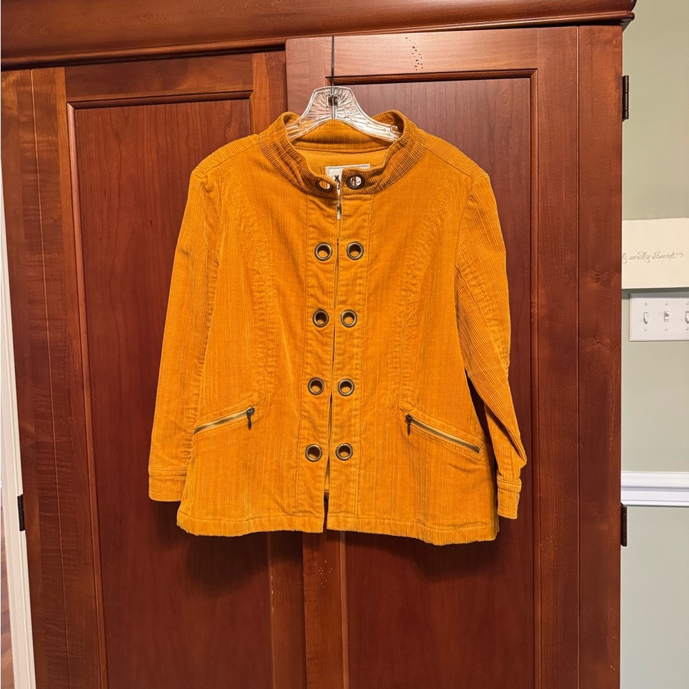 Ami Corduroy Jacket in Mustard